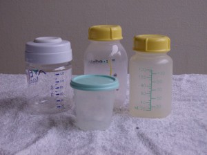 Breast_milk_storage_containers_bottles